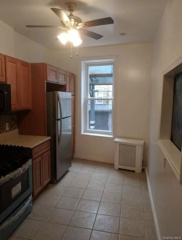 86-20 Jamaica Avenue, Woodhaven, NY 11421