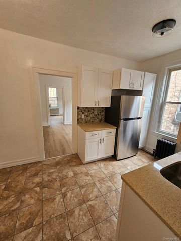 86-20 Jamaica Avenue, Woodhaven, NY 11421