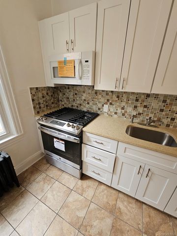 86-20 Jamaica Avenue, Woodhaven, NY 11421