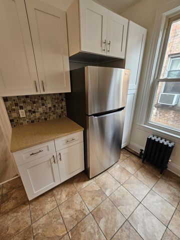 86-20 Jamaica Avenue, Woodhaven, NY 11421