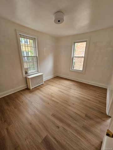 86-20 Jamaica Avenue, Woodhaven, NY 11421