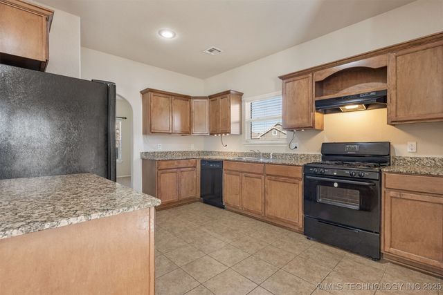 10749 N 153rd East Avenue, Owasso, OK 74055