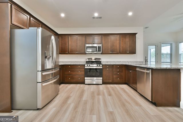 30 Geneva Way, Hoschton, GA 30548