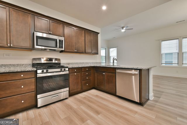 30 Geneva Way, Hoschton, GA 30548