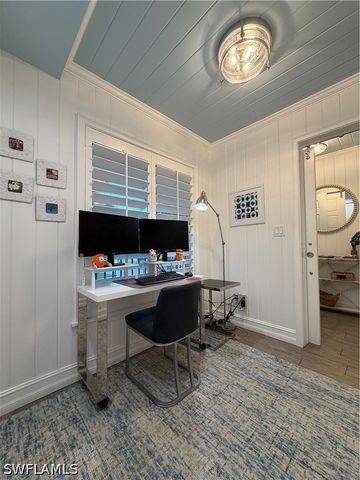9101 Vanderbilt DR 204, Naples, FL 34108