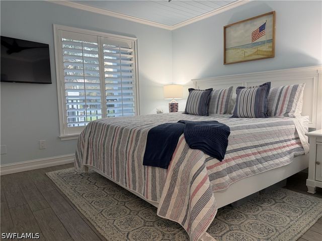 9101 Vanderbilt DR 204, Naples, FL 34108