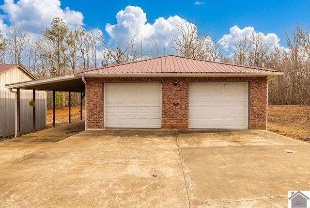 144 Hesley Dr., New Concord, KY 42076