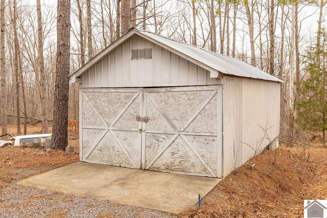 144 Hesley Dr., New Concord, KY 42076