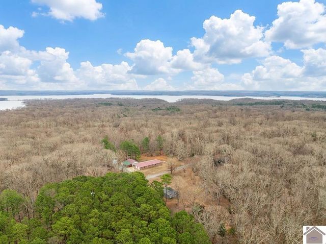 144 Hesley Dr., New Concord, KY 42076