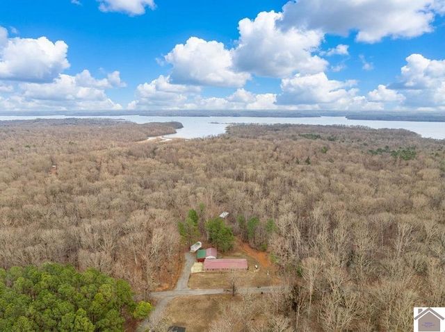 144 Hesley Dr., New Concord, KY 42076