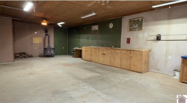 144 Hesley Dr., New Concord, KY 42076