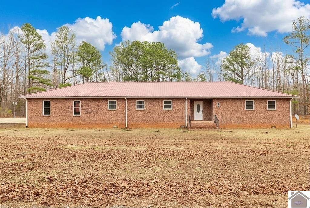 144 Hesley Dr., New Concord, KY 42076