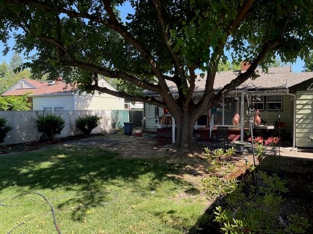 1041 SW J Street, Grants Pass, OR 97526