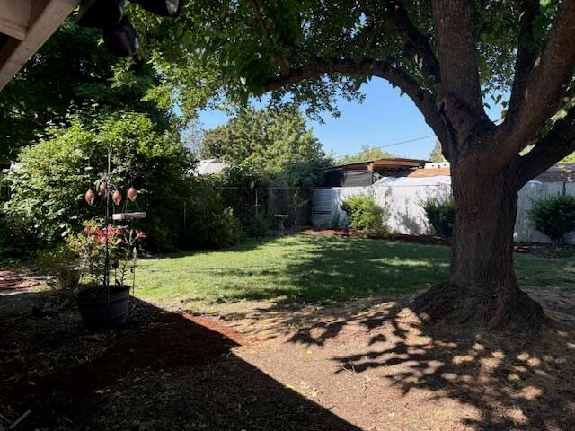 1041 SW J Street, Grants Pass, OR 97526