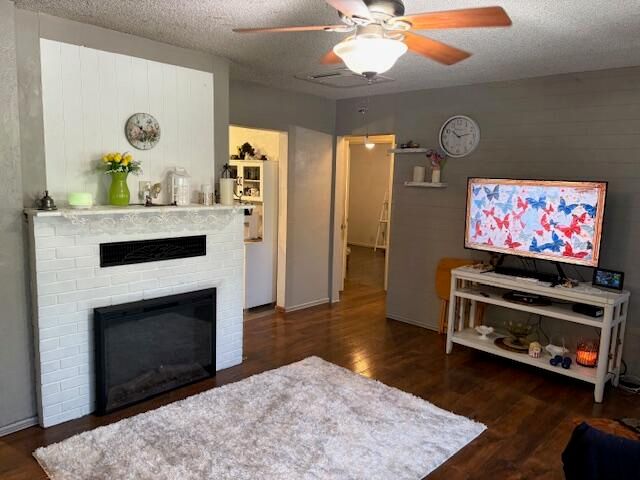 1041 SW J Street, Grants Pass, OR 97526