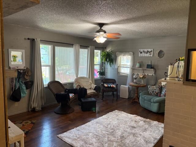 1041 SW J Street, Grants Pass, OR 97526