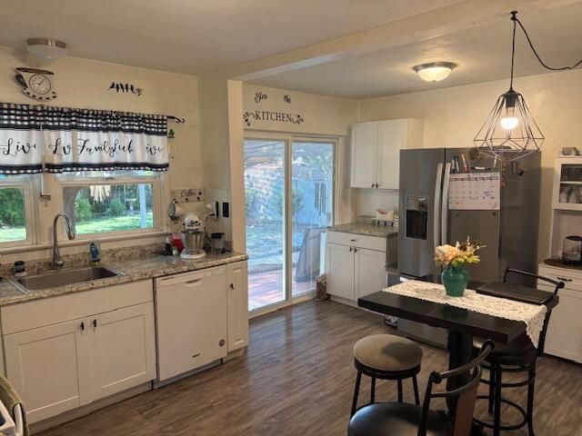 1041 SW J Street, Grants Pass, OR 97526