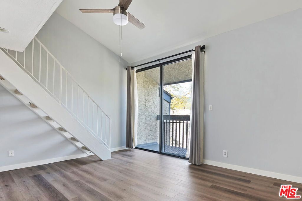 Image 18 of property listing at 29239 Heathercliff Road 12, Malibu, CA 90265