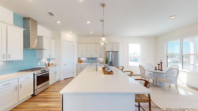 217 Clipper Dr, Pensacola, FL 32507