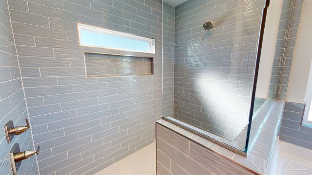 217 Clipper Dr, Pensacola, FL 32507