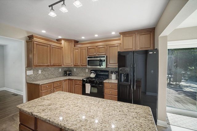 7424 N Santa Monica BOULEVARD, Fox Point, WI 53217
