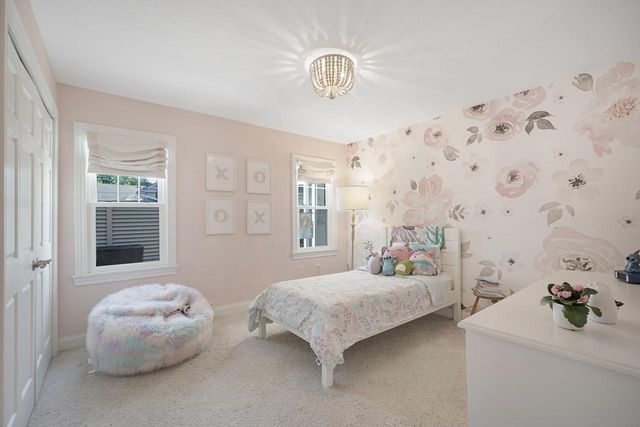 7424 N Santa Monica BOULEVARD, Fox Point, WI 53217