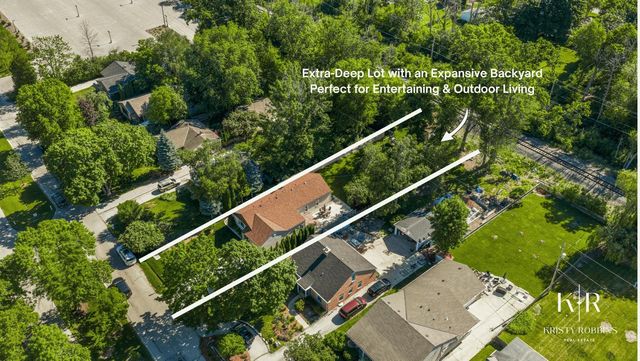 7424 N Santa Monica BOULEVARD, Fox Point, WI 53217