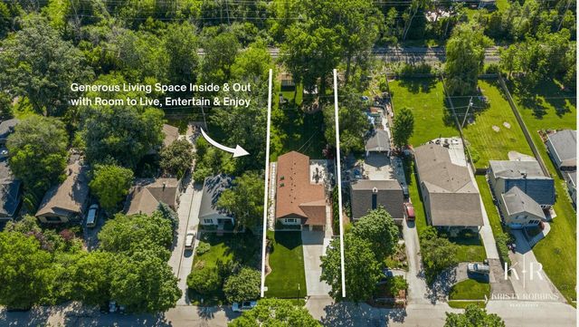 7424 N Santa Monica BOULEVARD, Fox Point, WI 53217