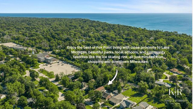 7424 N Santa Monica BOULEVARD, Fox Point, WI 53217