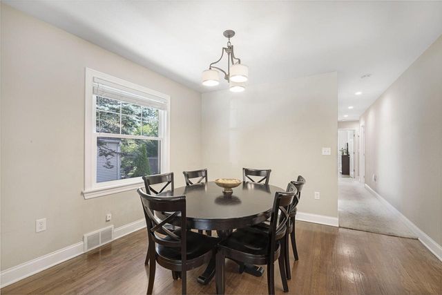 7424 N Santa Monica BOULEVARD, Fox Point, WI 53217