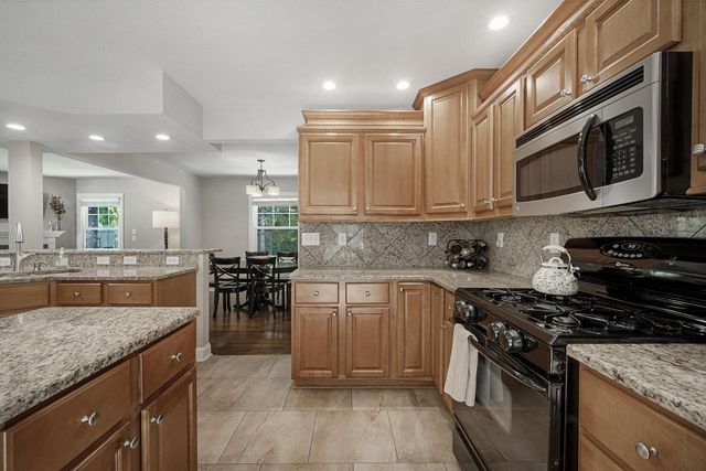 7424 N Santa Monica BOULEVARD, Fox Point, WI 53217