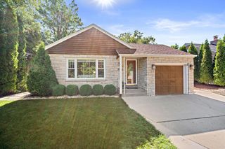 7424 N Santa Monica BOULEVARD, Fox Point, WI 53217
