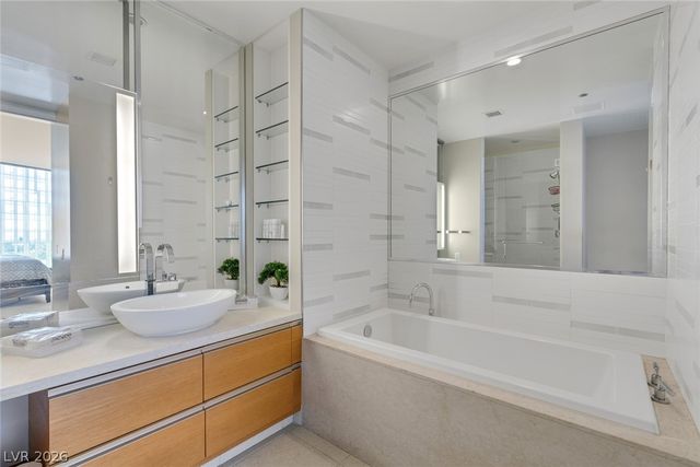 3722 LAS VEGAS Boulevard 2201, Las Vegas, NV 89158