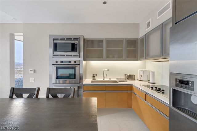 3722 LAS VEGAS Boulevard 2201, Las Vegas, NV 89158