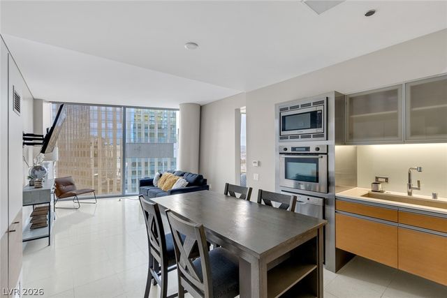 3722 LAS VEGAS Boulevard 2201, Las Vegas, NV 89158