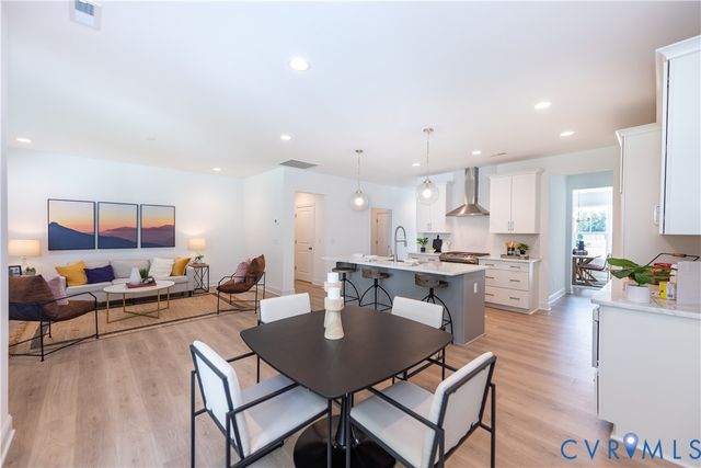 8677 Hope Farm Ln, Mechanicsville, VA 23111