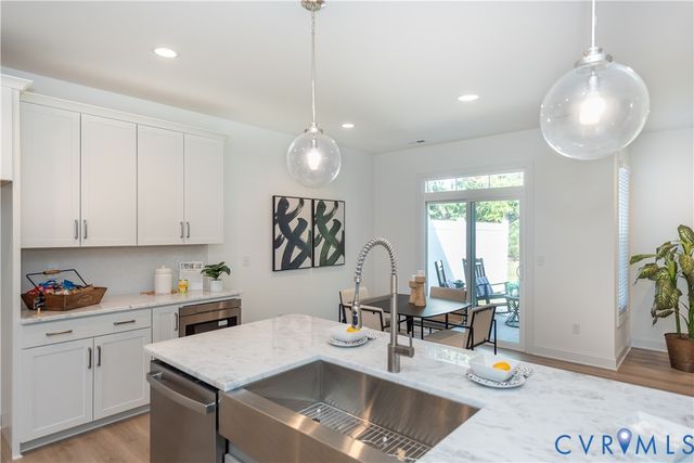 8677 Hope Farm Ln, Mechanicsville, VA 23111