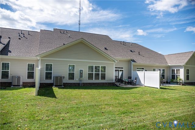 8677 Hope Farm Ln, Mechanicsville, VA 23111