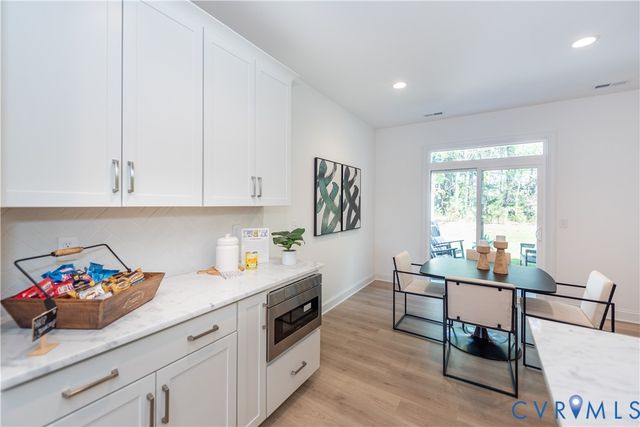 8677 Hope Farm Ln, Mechanicsville, VA 23111