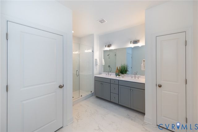 8677 Hope Farm Ln, Mechanicsville, VA 23111