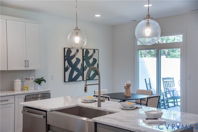 8677 Hope Farm Ln, Mechanicsville, VA 23111