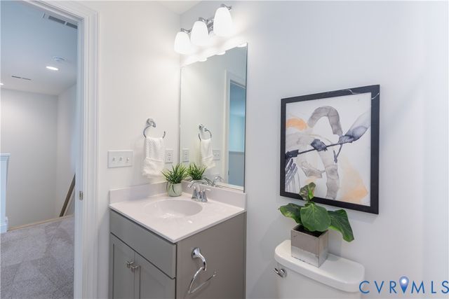 8677 Hope Farm Ln, Mechanicsville, VA 23111