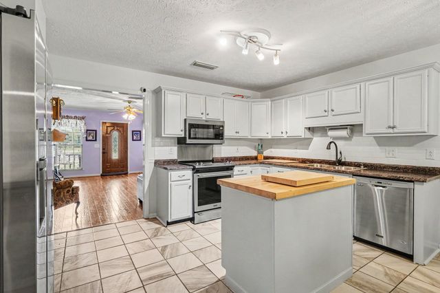 712 Williamsburg Dr, Smyrna, TN 37167