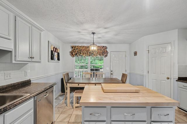 712 Williamsburg Dr, Smyrna, TN 37167