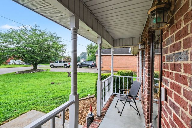 712 Williamsburg Dr, Smyrna, TN 37167