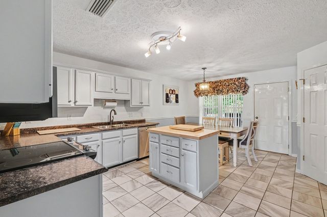 712 Williamsburg Dr, Smyrna, TN 37167