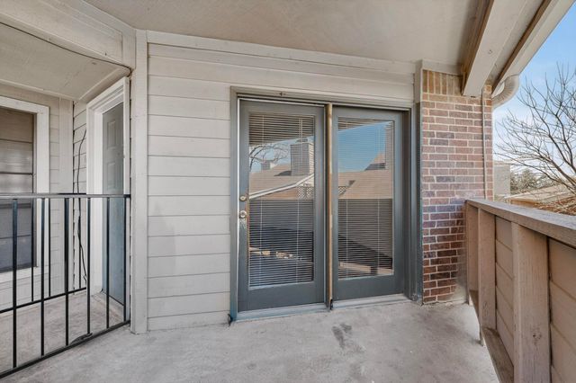 8545 Midpark Drive 16, Dallas, TX 75240