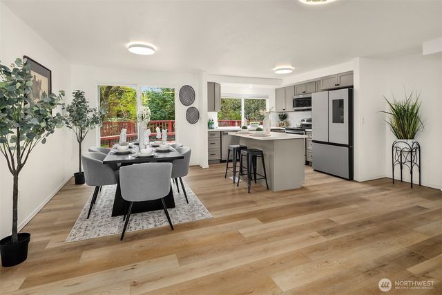 16611 NE 108th Place, Redmond, WA 98052