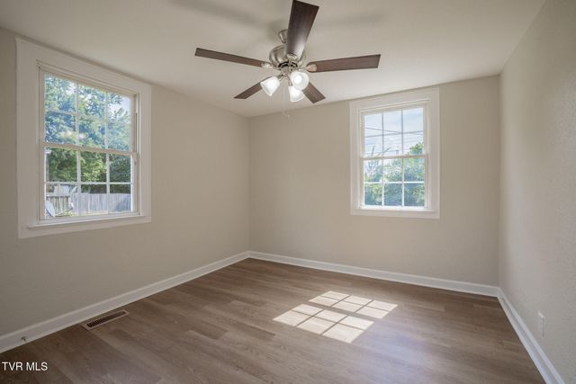 1433 Garden Drive, Kingsport, TN 37664