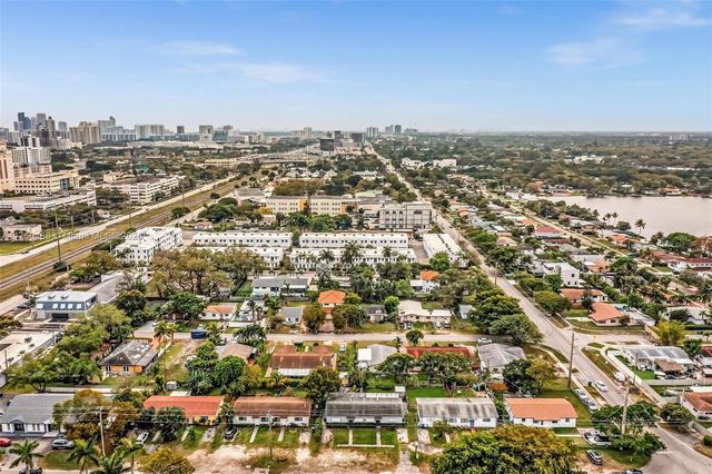 2631 NE 214th St, Miami, FL 33180